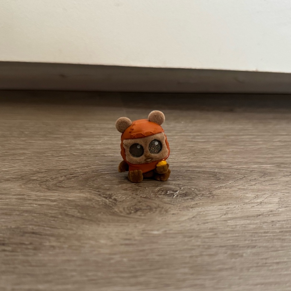 Disney Doorables Wicket W. Warrick Ewok Village Star Wars Figure